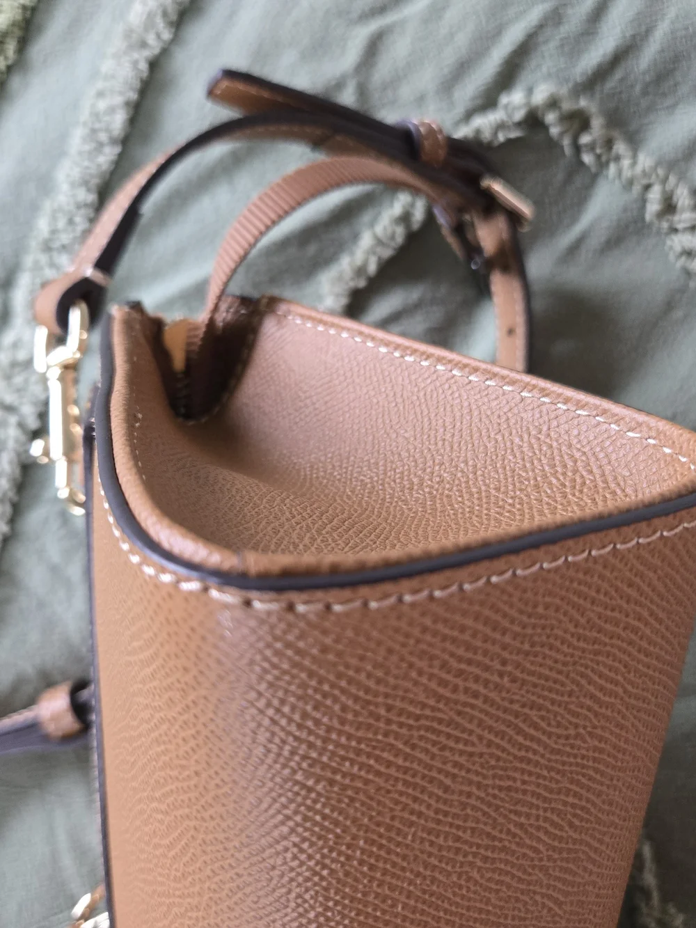 Dooney & Bourke Alpine Janine 20